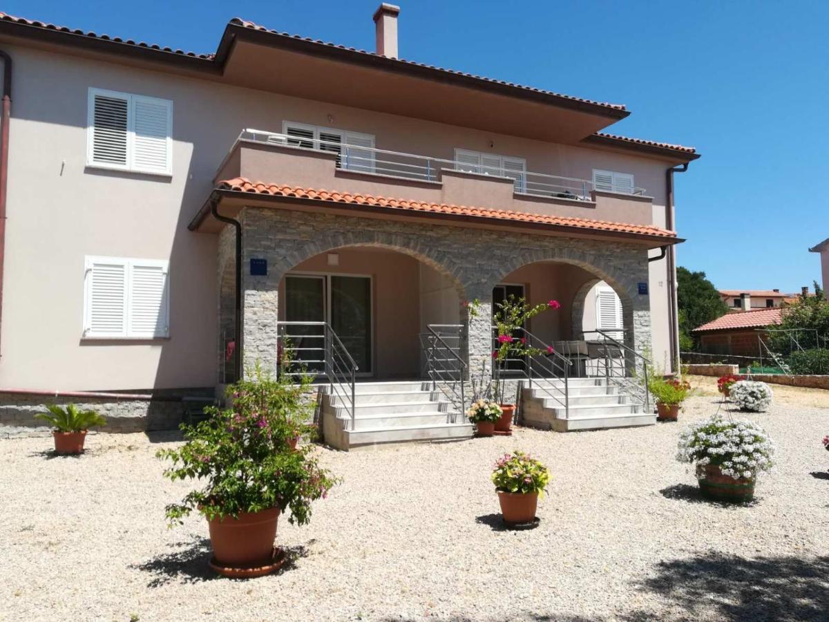 Stela Apartamento Pinezići Exterior foto