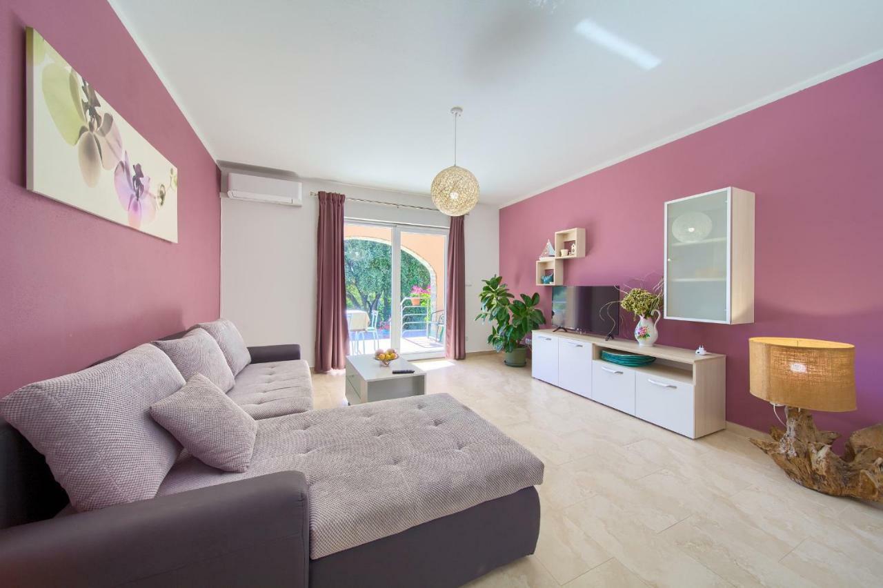 Stela Apartamento Pinezići Exterior foto