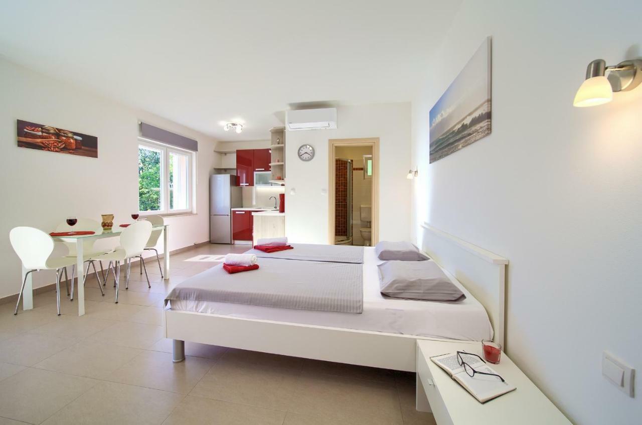 Stela Apartamento Pinezići Exterior foto