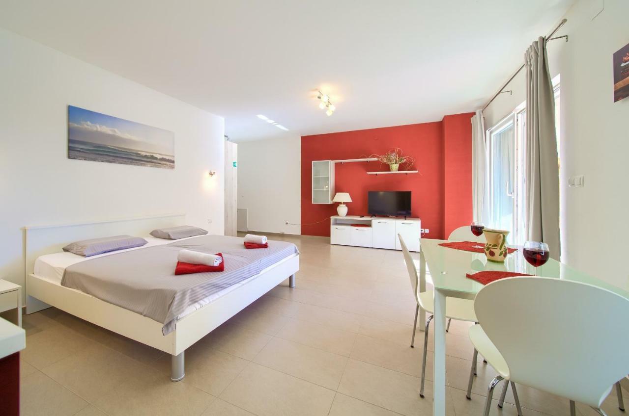 Stela Apartamento Pinezići Exterior foto
